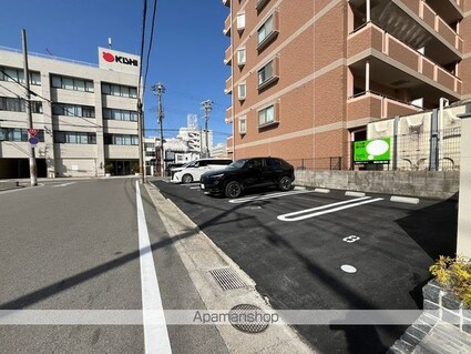 和歌山県和歌山市十三番丁[1LDK/49.5m2]の駐車場