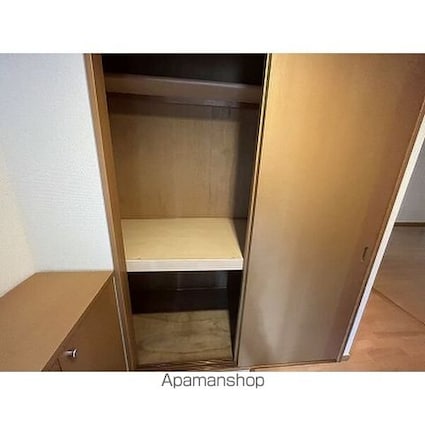 ロイヤルハイム[1LDK/56.51m2]の収納