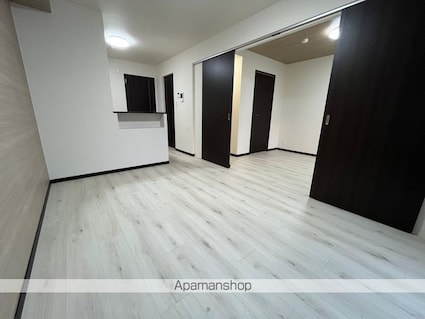 ＬＩＮＮＥＡ　ＭＩＫＵＭＯ[1LDK/40m2]のリビング・居間