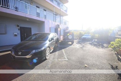 グリーンハイムヴィラながい[1R/20.16m2]の駐車場