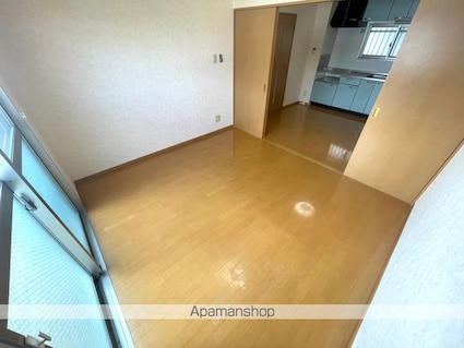 滋賀県大津市桜野町２丁目[2DK/44.45m2]の内装1