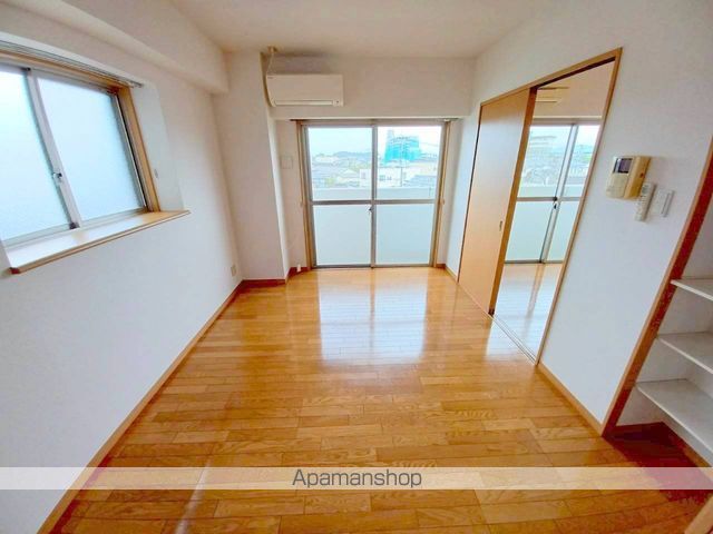 デュアルカーサ横町の内装写真