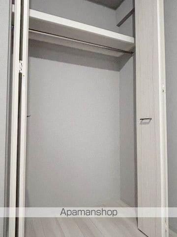 IRVINGNEO岸里TAMADEの内装写真