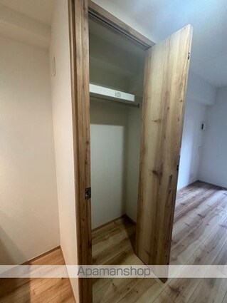 ＳＱＵＡＲＥ　ＣＩＴＹ　ＹＯＫＯＨＡＭＡ　ＴＳＵＲＵＭＩ[1K/21.83m2]の収納