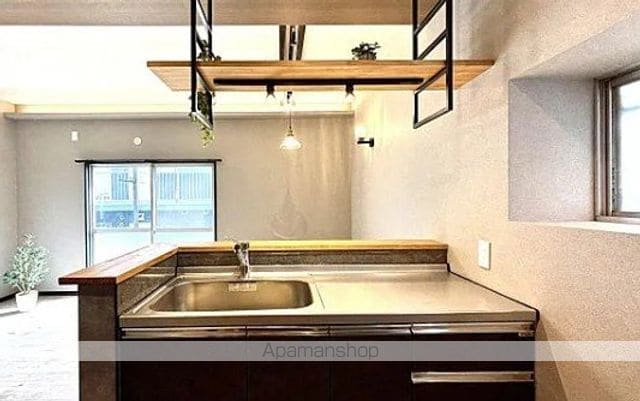 モダンカフェKitchenHouse羽村の内装写真