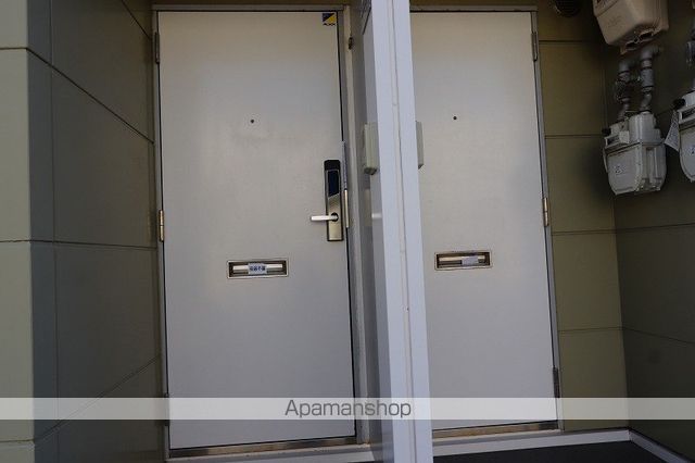 レオパレスステラIIの玄関写真