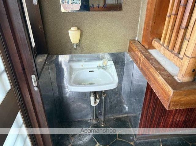 千代田・常磐緩行線 北小金駅 徒歩30分 2階建 築58年の内装写真