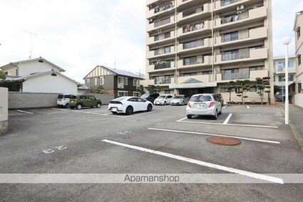 グランシャトレ道後[3LDK/81.9m2]の駐車場