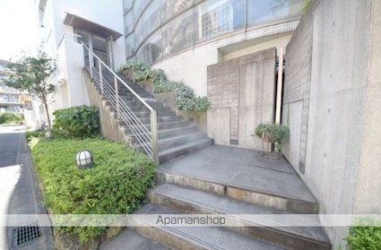 東京都江戸川区本一色１丁目[1LDK/47.18m2]のエントランス1