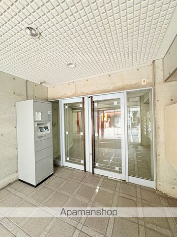 ヴォルテールタナベの内装写真