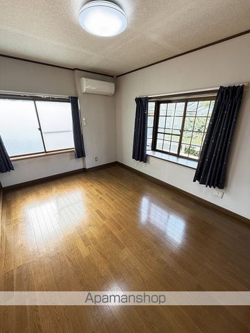 隼人町小田貸家の内装写真