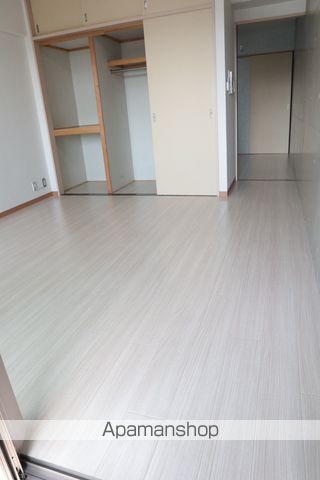 VAなかもずの内装写真