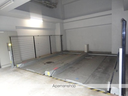 ヴィアーレ勾当台Ⅱ[1R/41.91m2]の駐車場