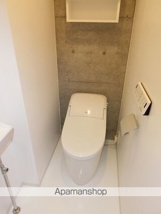 東京都新宿区西新宿３丁目[1K/30.63m2]のトイレ