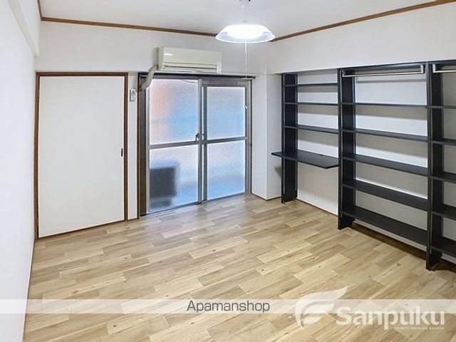 アルファ・プラスの内装写真
