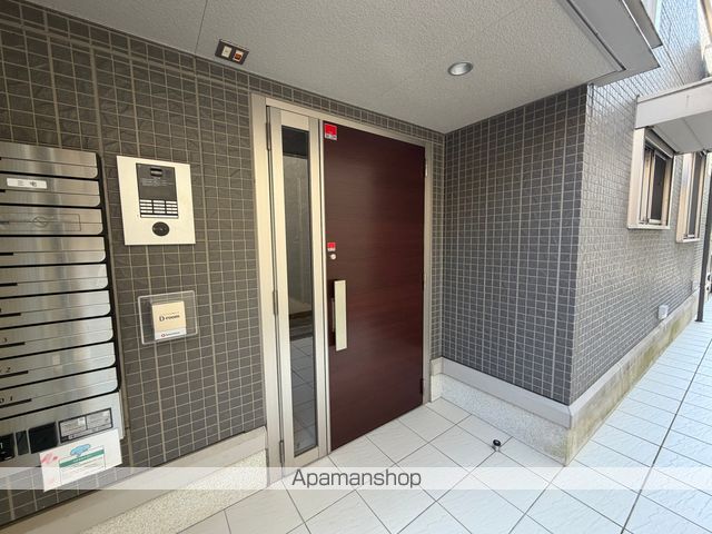 ヴィエン南田辺の玄関写真