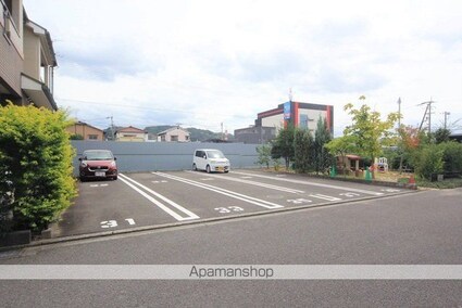 メゾン・デ・フルールⅡ[2LDK/71.21m2]の駐車場2