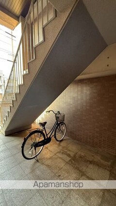 ＦＯＵＲ　ＳＥＡＳＯＮＳ　ＴＡＩーＳＨＩＮ　１ｓｔ[1K/27.62m2]の共用部2