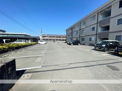 メゾン名草[3DK/66.27m2]の駐車場