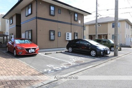 フォブールタウン竹原　Ｄ棟[2DK/42.23m2]の駐車場