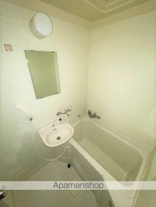 ＥＭ１０２２[1K/22m2]のバス