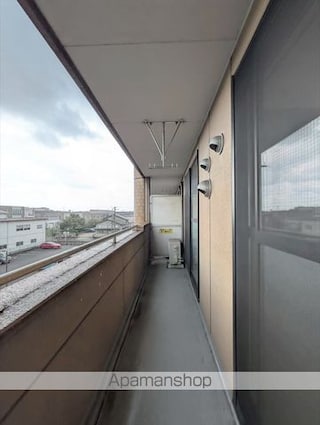 サンライズ亀甲[2LDK/51.66m2]のバルコニー