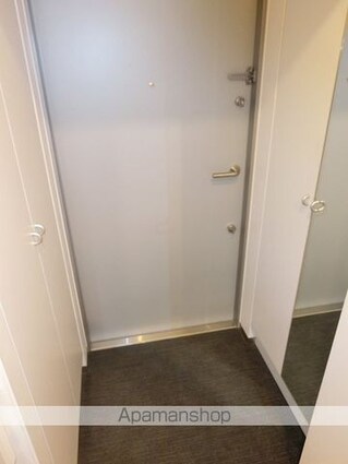 東京都新宿区西新宿３丁目[1K/30.63m2]の玄関