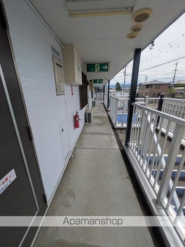 SURPLUS THREEハイマート明金Aの玄関写真