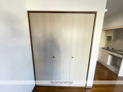 ヴェルヴィ豊岡[1R/24.66m2]の収納