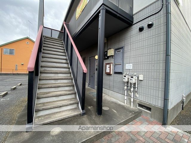 オリンピアBの玄関写真