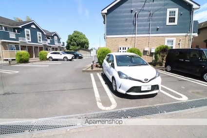 サン　エトワールⅠ[2LDK/58.53m2]の駐車場