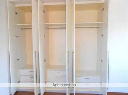 東京都新宿区新宿７丁目[2LDK/60.17m2]の収納