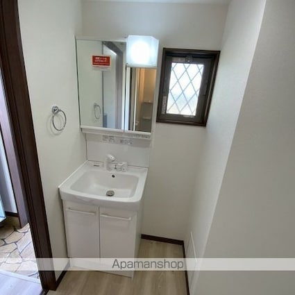 ラフィネ新井[1K/29.78m2]の洗面所