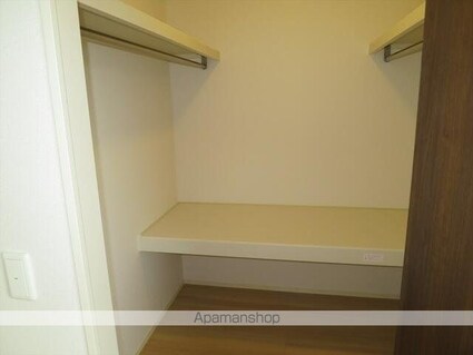 アーバンクレスト渚[1LDK/52.13m2]の収納