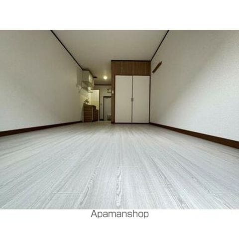 鹿児島市 2階建 築32年の内装写真