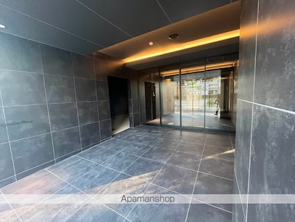 Ｔｈａｍｅｓ　ｇａｒｄｅｎ　ｐｌａｃｅ[1K/28.52m2]のエントランス