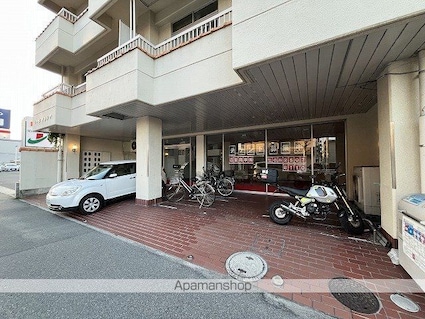 コーポアカシア[事務所/79.9m2]の外観3