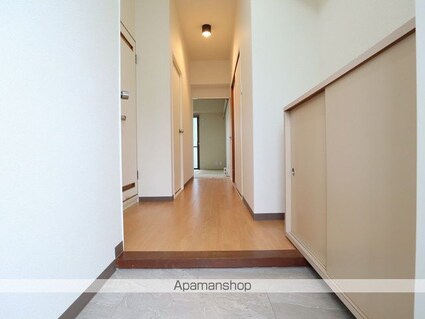 ヤマコ第２ビル[2LDK/60.4m2]の玄関