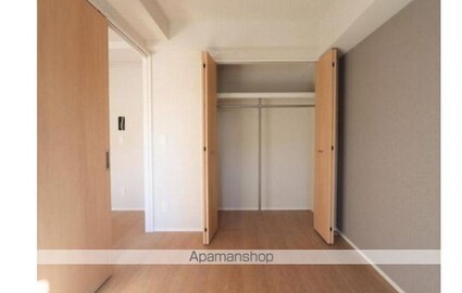 プレジールテアトル用賀[2LDK/62.1m2]の収納