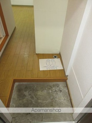 中嶋ビル[1R/15m2]の玄関