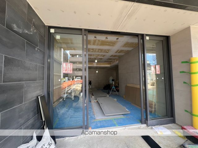 エステムコート新大阪XVIIベイスの玄関写真