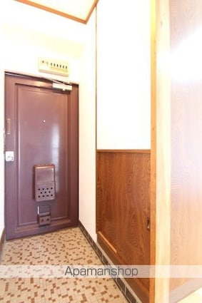 エムワイ小坂[2LDK/63.96m2]の玄関