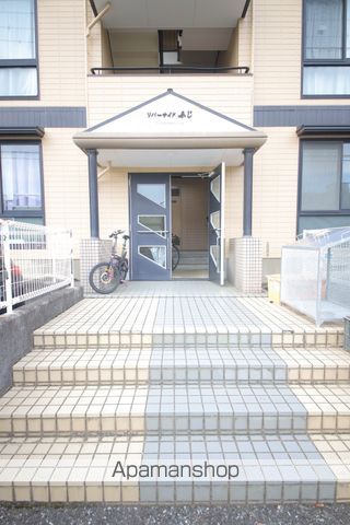 リバーサイドふじの玄関写真