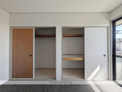 ロイヤルパレス新倉　Ｂ棟[2DK/48.6m2]の収納