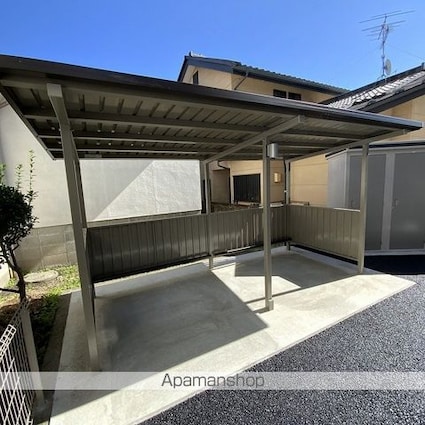 アビタシオンＫＩＩ[1K/30.28m2]の駐車場2