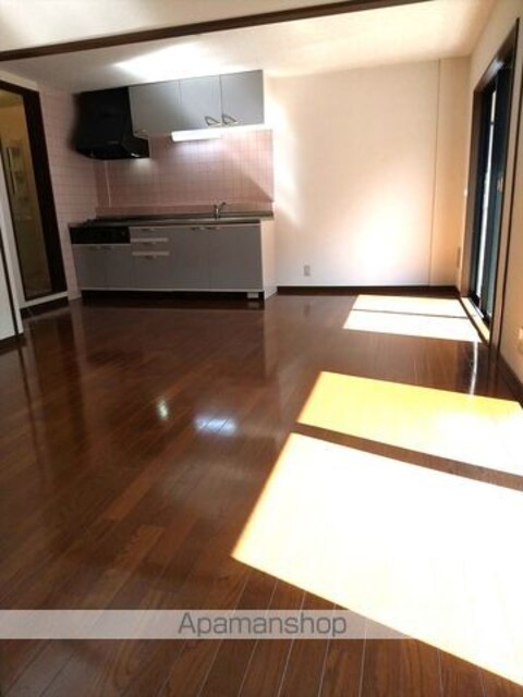 和歌山県海南市重根[2LDK/63.5m2]のリビング・居間
