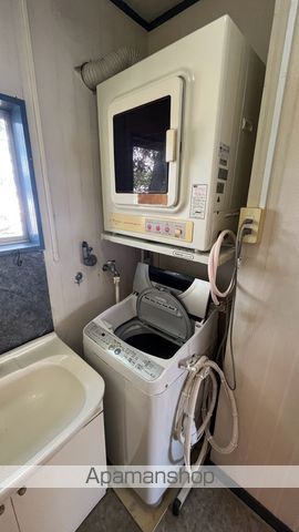 京王電鉄高尾線 めじろ台駅 徒歩10分 2階建 築48年の内装写真