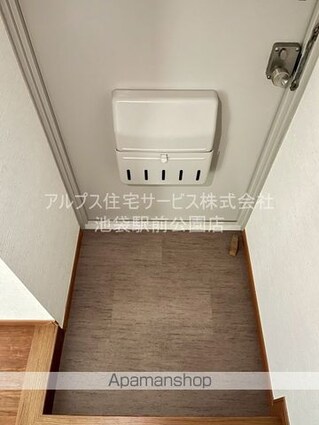 野畑ビル[1R/20.47m2]の玄関