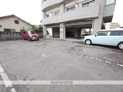 Ｙ’ｓコート朝生田[1K/23.49m2]の駐車場
