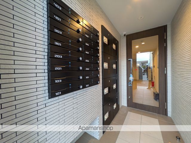 CITY RESIDENCE月寒中央の玄関写真